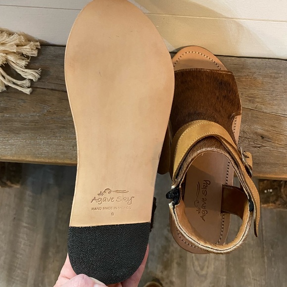 Agave Sky | Amber Brown + Black Brindle Cowhide Sandal | NWT - Picture 7 of 7